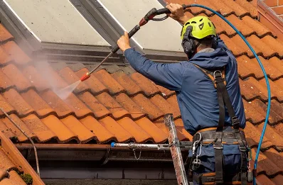 Démoussage et hydrofuge de toiture à Houssen